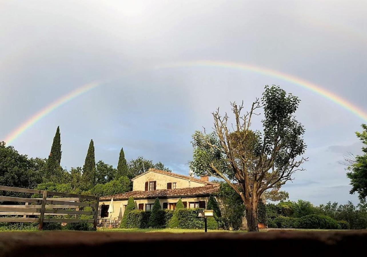 Fattoria Agriturismo Nerbona Casole dʼElsa Kültér fotó