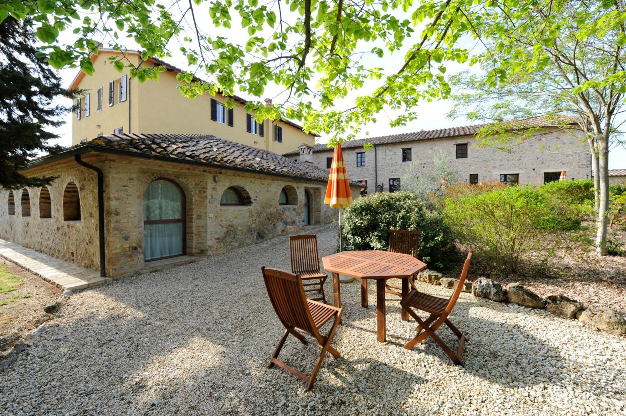 Fattoria Agriturismo Nerbona Villa Casole dʼElsa Kültér fotó